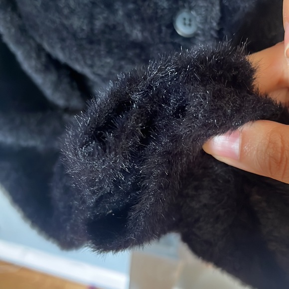 Good American Black Fuzzy Button Down Cropped Cardigan NWT - Picture 6 of 9